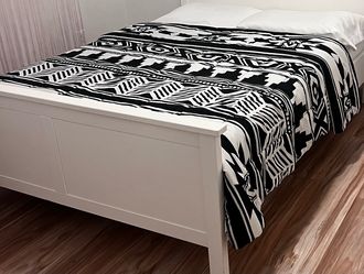 Black and White Geometric Print Comforter