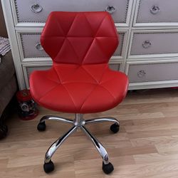 Swirling Chairs And Bar Stools 