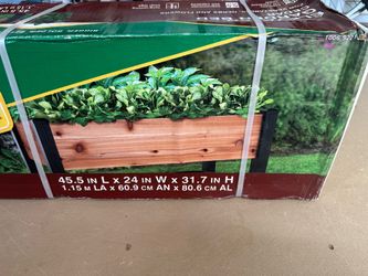 Raised garden bed