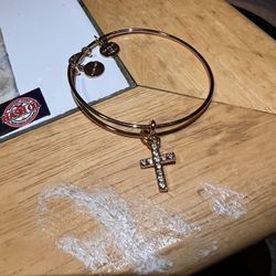 Good Cross Bracelet 