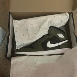 Brand New Jordan 1 Olive Green Size 12 Mens