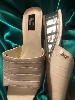 Jones of NY or Tommy Hilfiger 81/2