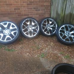 Snowflake Rims 26" with new Arroyo tires