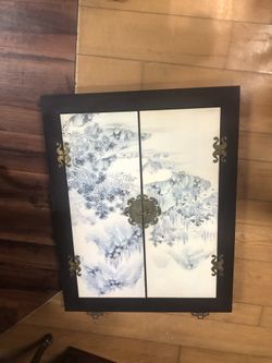 Beautiful Ethan Allen wall cabinet mirror