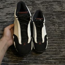 Jordan 14s Black Toe Size 9.5 