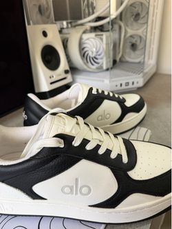 alo recovery mode sneaker