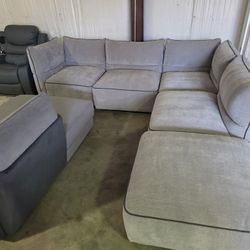 Deal of the Day! Market Sample LIFESTYLE Alfred Wild Dove  4pc Modular Sectional ➕️ Ottoman