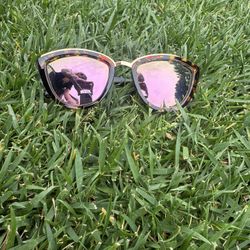  Blenders // Sunglasses (scratched)