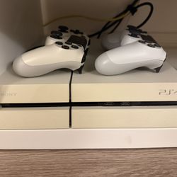 PS4 + Consoles + 3 Games