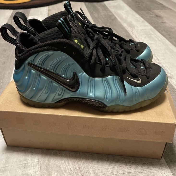 Nike Air Foamposite Pro- Mens- Size 9- Electric Blue- [624041-410] used no  box