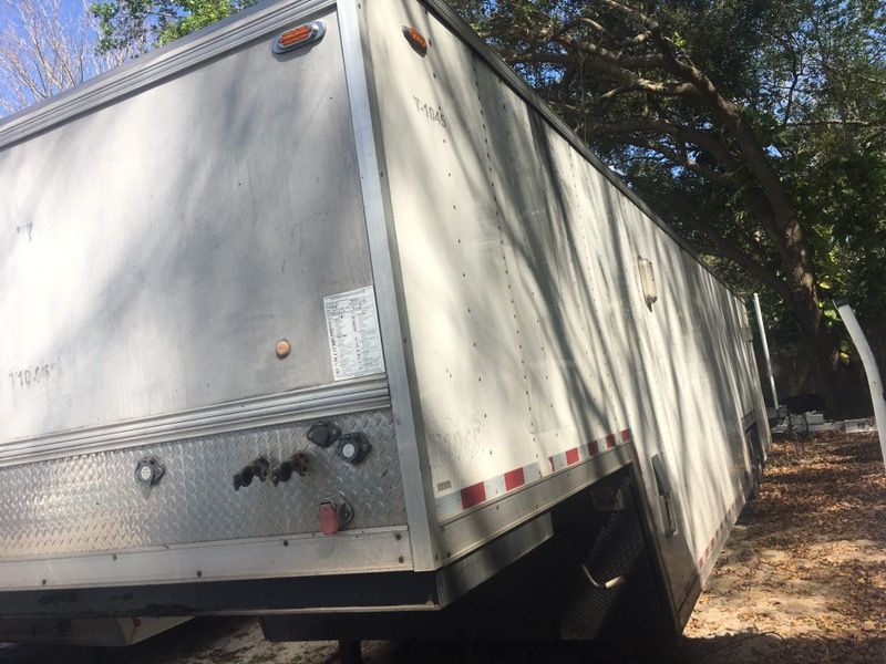 1999 enclosed trailer 2 cars