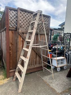 8 ft A-Frame Ladder