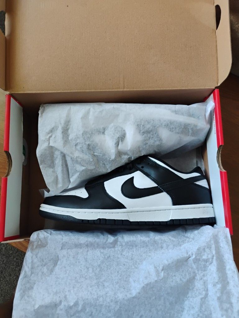 Nike Panda Dunks