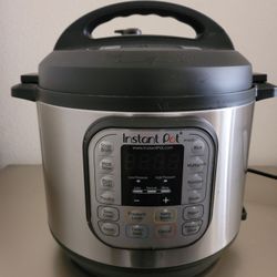 Instant Pot Duo 7-in-1 Electric Pressure Cooker

