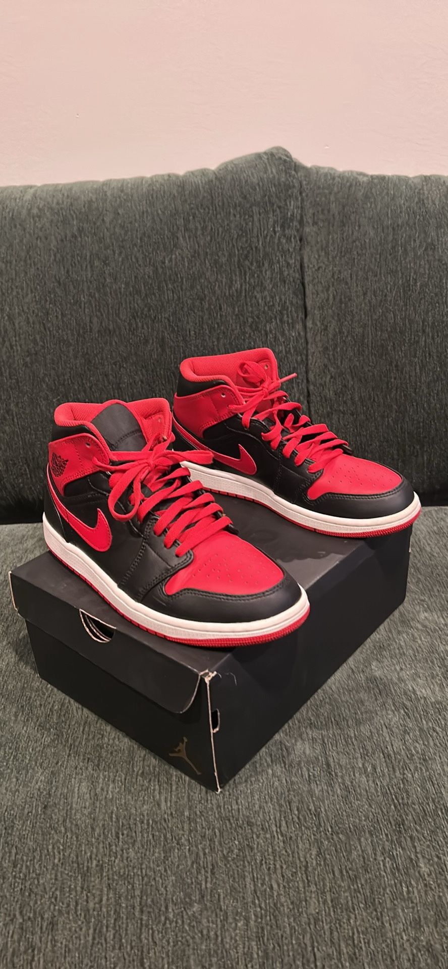 Air Jordan 1 Mids