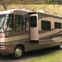 2005 Damon Intruder 377