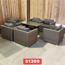 New inbox patio set with cushions (we finance and deliver)