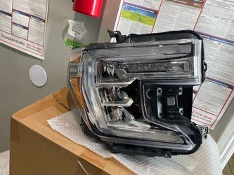 2019-2023 GMC sierra right headlight