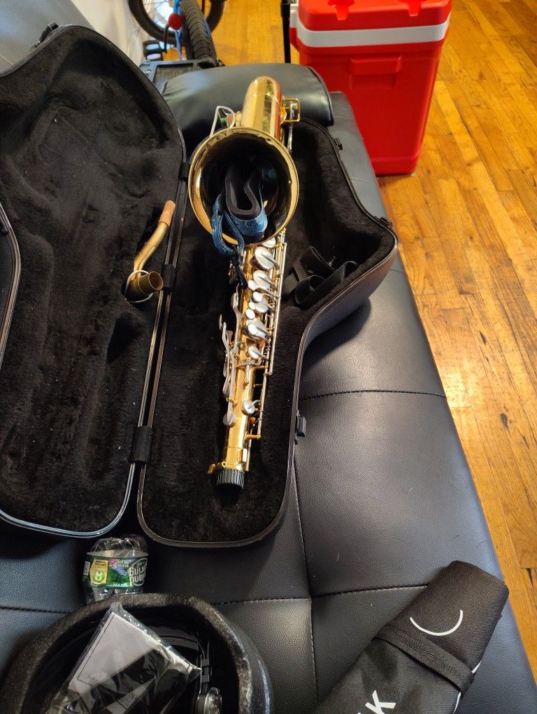 Vintage Bundy Selmer Saxophone 