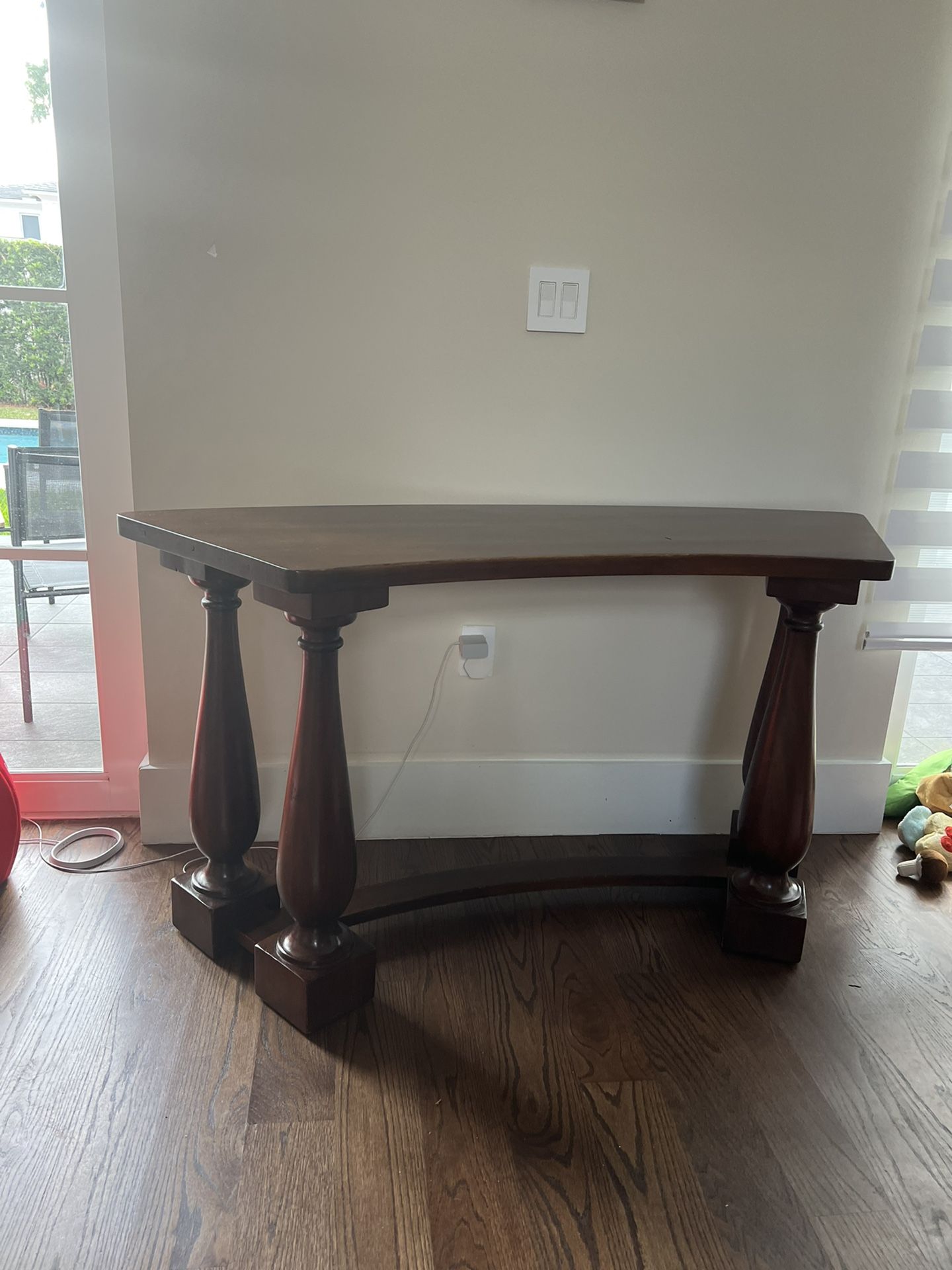 Curved Desk/table