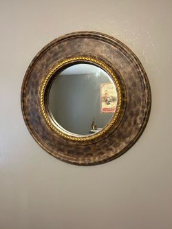 Both wall decor big mirror & pic $20