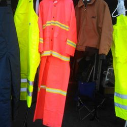 HIGH VISIBILITY WORK GEAR  READ DETAILS