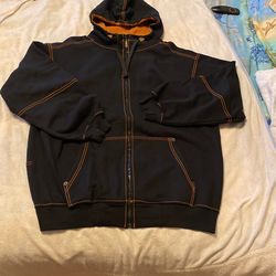 Long-sleeve zip-up hooded sweatshirt