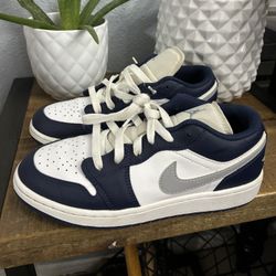 Nike Jordan 1 Size 5y Almost New