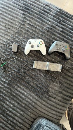 Xbox Controllers with charger