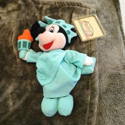Brand New Minnie Mouse Statue Of Liberty 