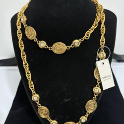 CHANEL Vintage Gold-Toned Jewelled CC Sautoir Necklace – 1990s