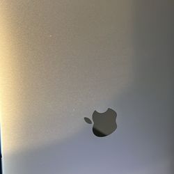 MacBook Pro 2017 With Touch Bar