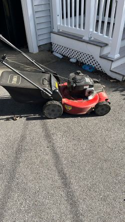 Toro Lawnmower. Works But Leaking Oil And Smoking At Times. Free