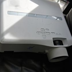 Mitsubishi XD280U DLP Projector