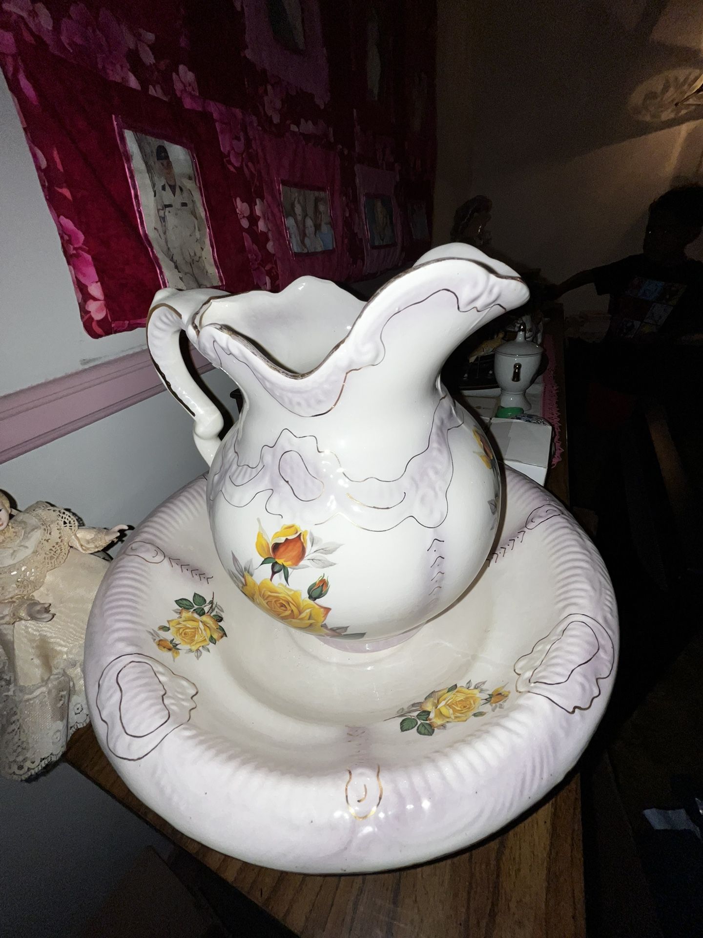 Arnel's porcelain wash basin and pitcher set