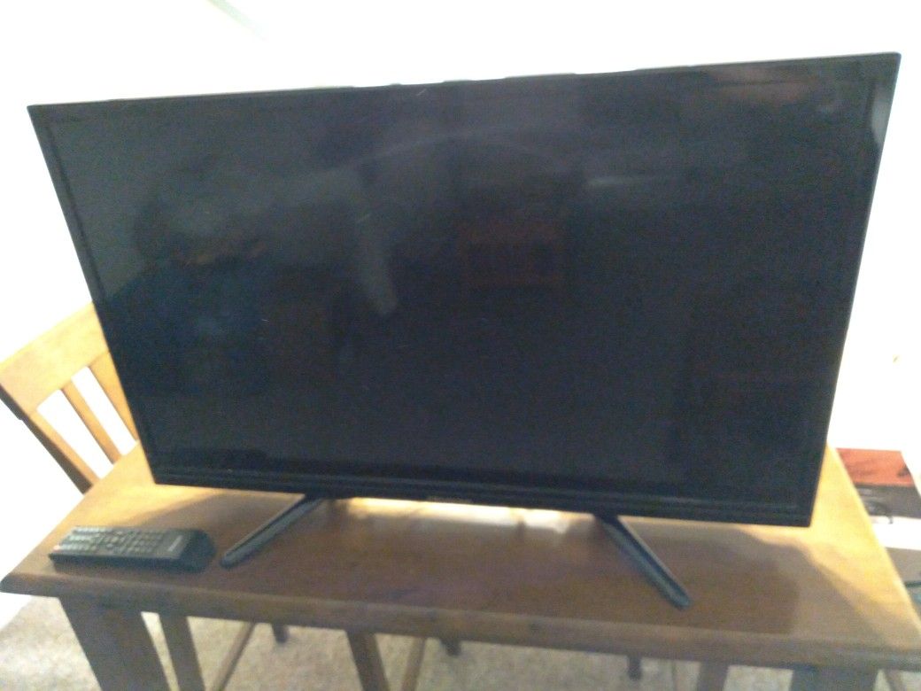 32" Hisense Tv