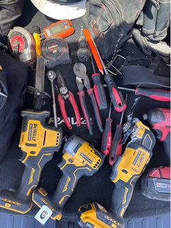 my bf is selling his tools