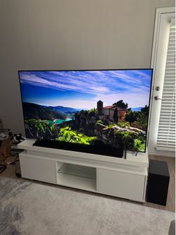 Samsung 65" QLED 4K Smart TV (QN65Q60BAFXZA) – Excellent Condition