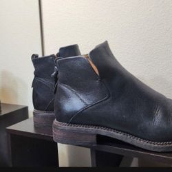 Franco Sarto Womens shoes. Size US 10M, UK 7, EUR 40, CM 27. Leather Upper Balance Man Made. Used. Very good condition. 