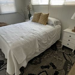 Full Bed, Electrical Bed Moves Up And Down