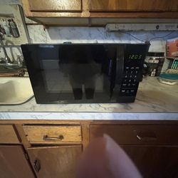 Amazonbasics Microwave $35