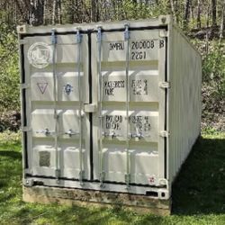 WIND & WATERTIGHT 20’ & 40’ SHIPPING CONTAINERS