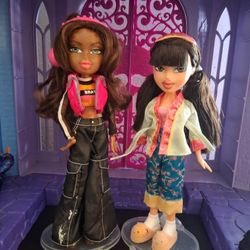 2 Bratz Dolls