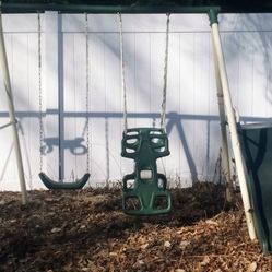 Kids Outdoor Swing set 