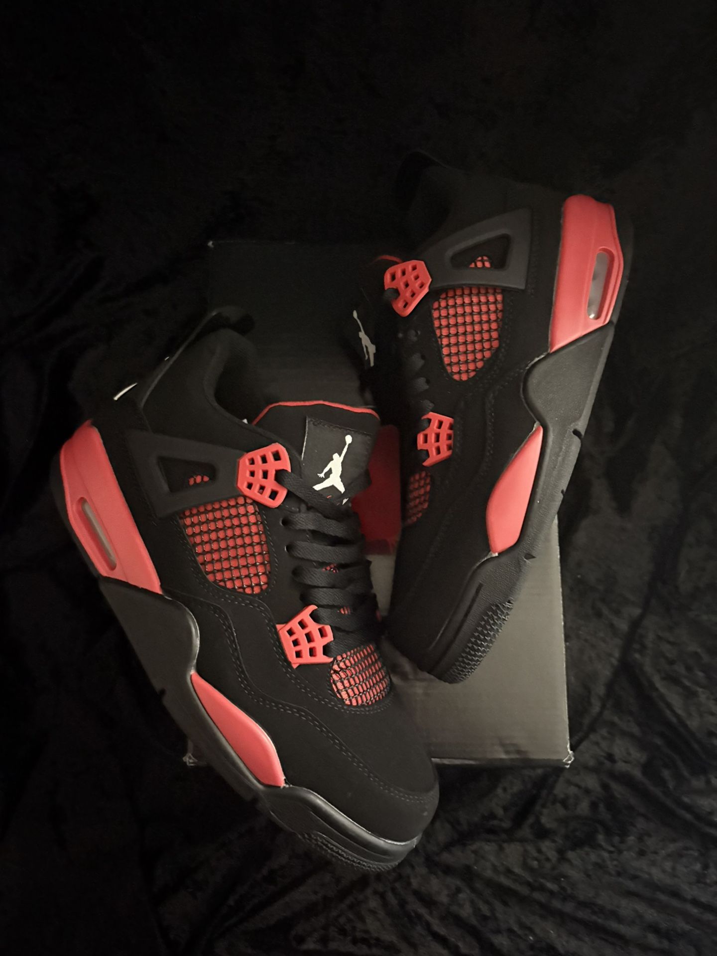 Jordan 4s Red Thunders
