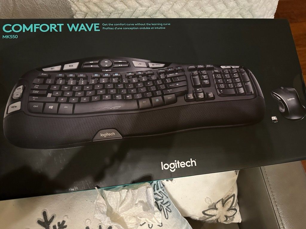 Logitech MK550 Wireless Keyboard & Mouse