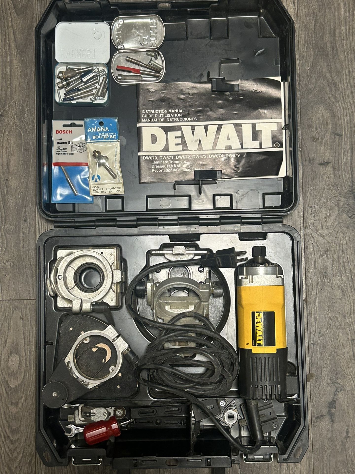 DeWalt DW673 Trim Router Laminate Kit 120V Compact Carry Case 5.6A 3 LP2123019 for Sale in Lynnwood WA OfferUp