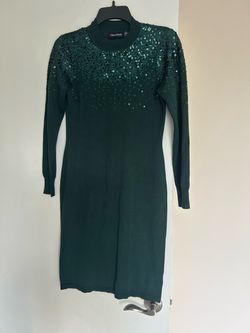 New Women’s Dress Size S, M.Will Fit Size S and M. Design By Nina Leonard. Emerald Green Color. 87% Rayon. Gorgeous Dress For Any Occasion.
