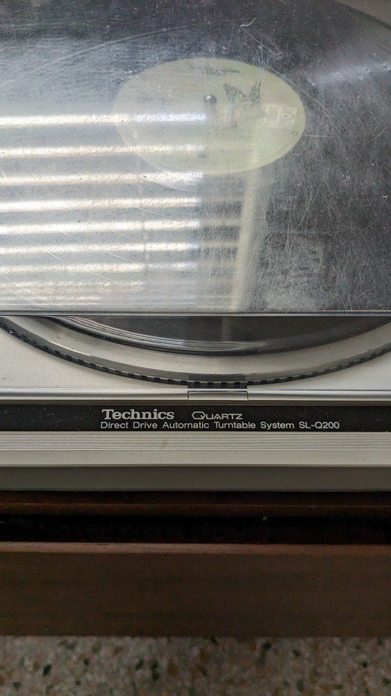 Technics SL-Q200 - Turntable