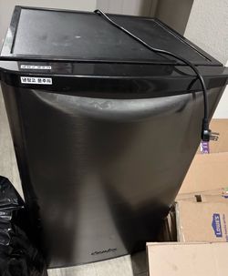 Used danby mini fridge